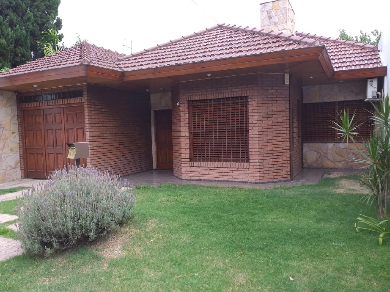 Hermoso chalet con pileta en José C. Paz  - COD V805